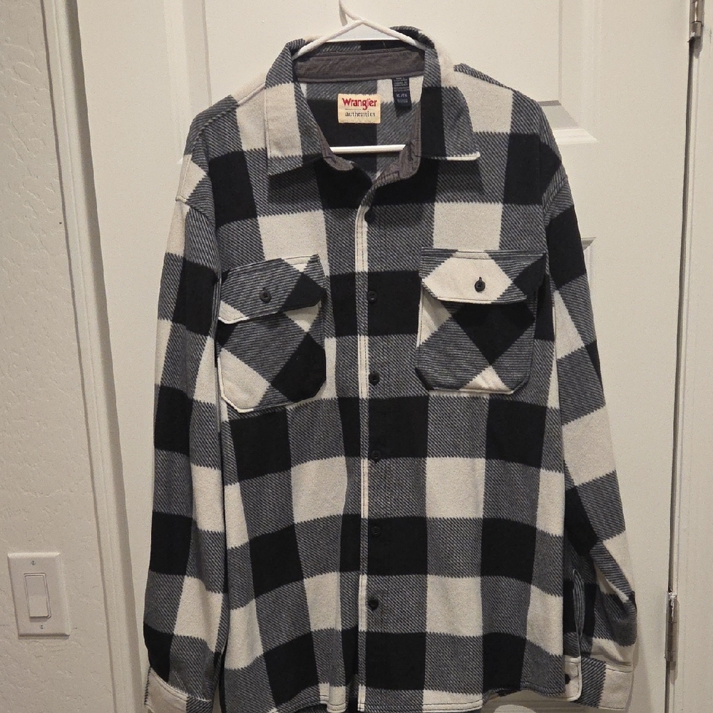 Wrangler Men's Checkered Black and White Shirt